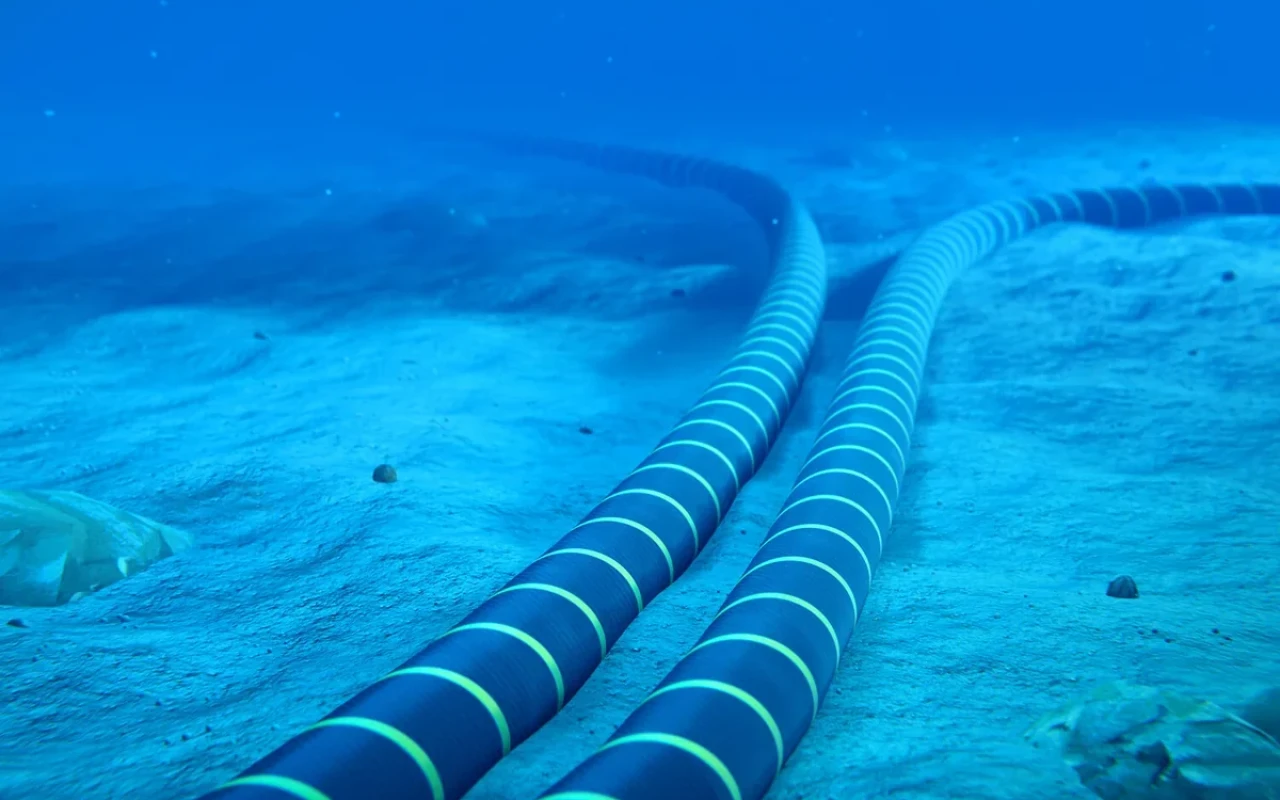 Baltik dənizindən keçən sualtı elektrik xətti sıradan çıxdı